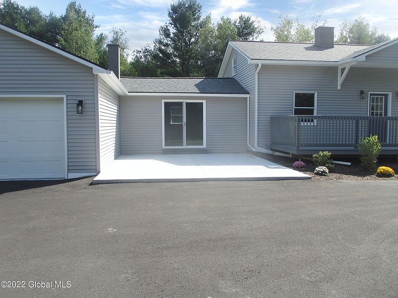 4th image of 3049 Galway Road