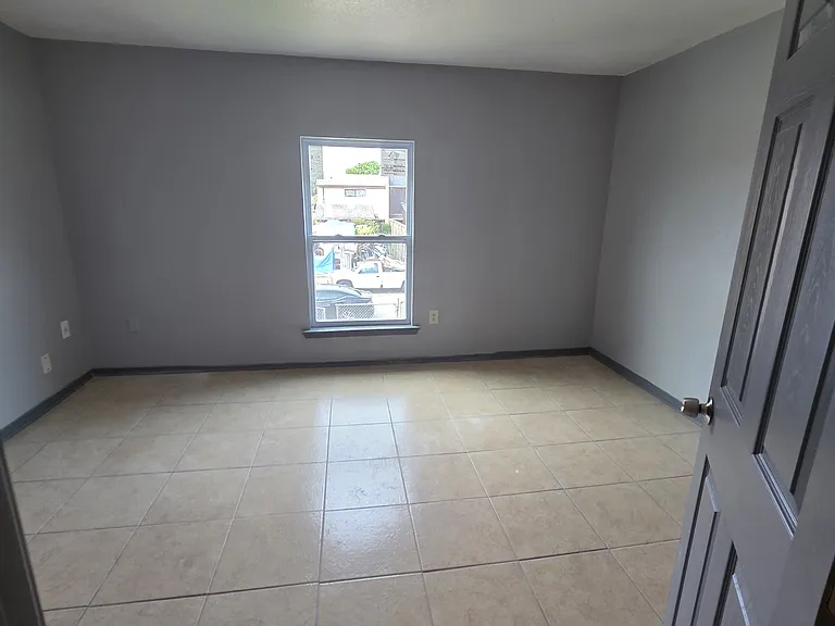 7831 Sail St — Photo 6