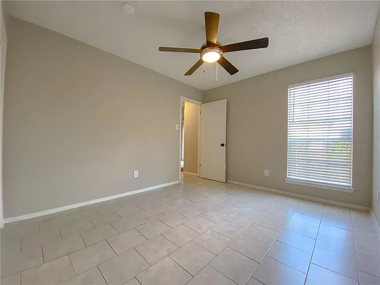 11908 Sunhillow Bnd #B — Photo 20