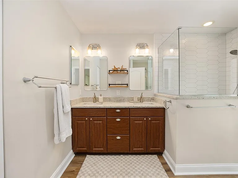 8140 NW 48th Ln — Photo 27