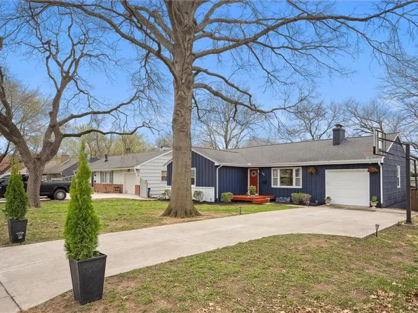7504 Juniper Dr, Prairie Village, KS 66208