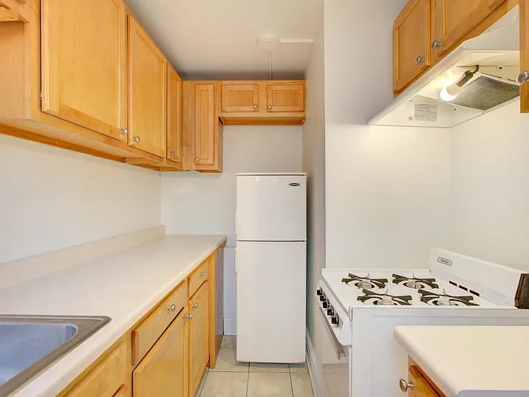 1071 Marion Street — Photo 12