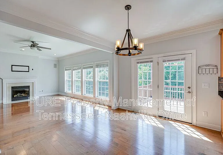 1214 Broadmoor Cir — Photo 15