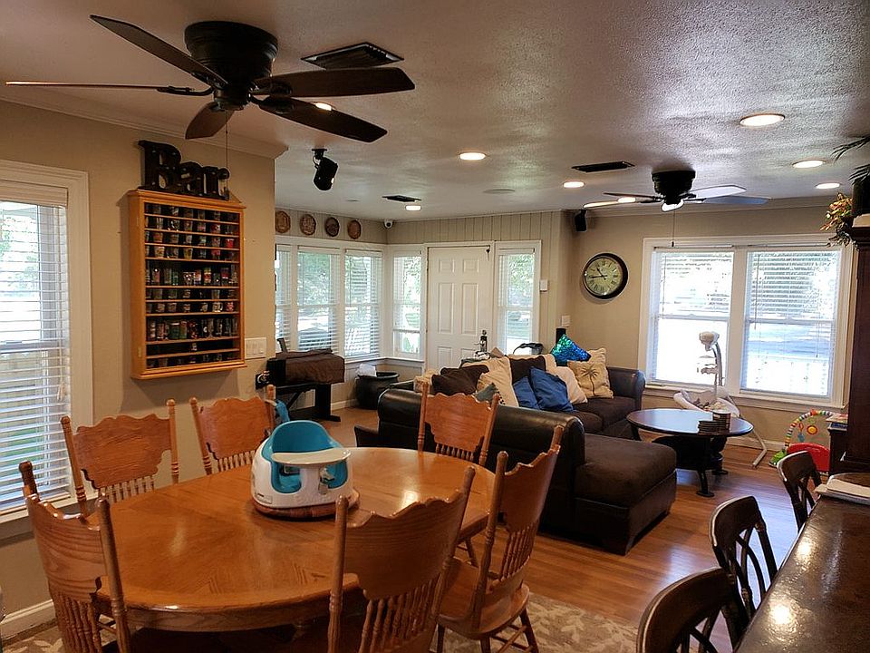 1st image of 22 Bay Dr SE