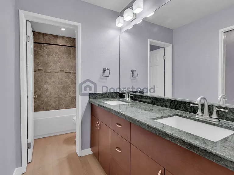 4600 Lamont St #4-113 — Photo 17