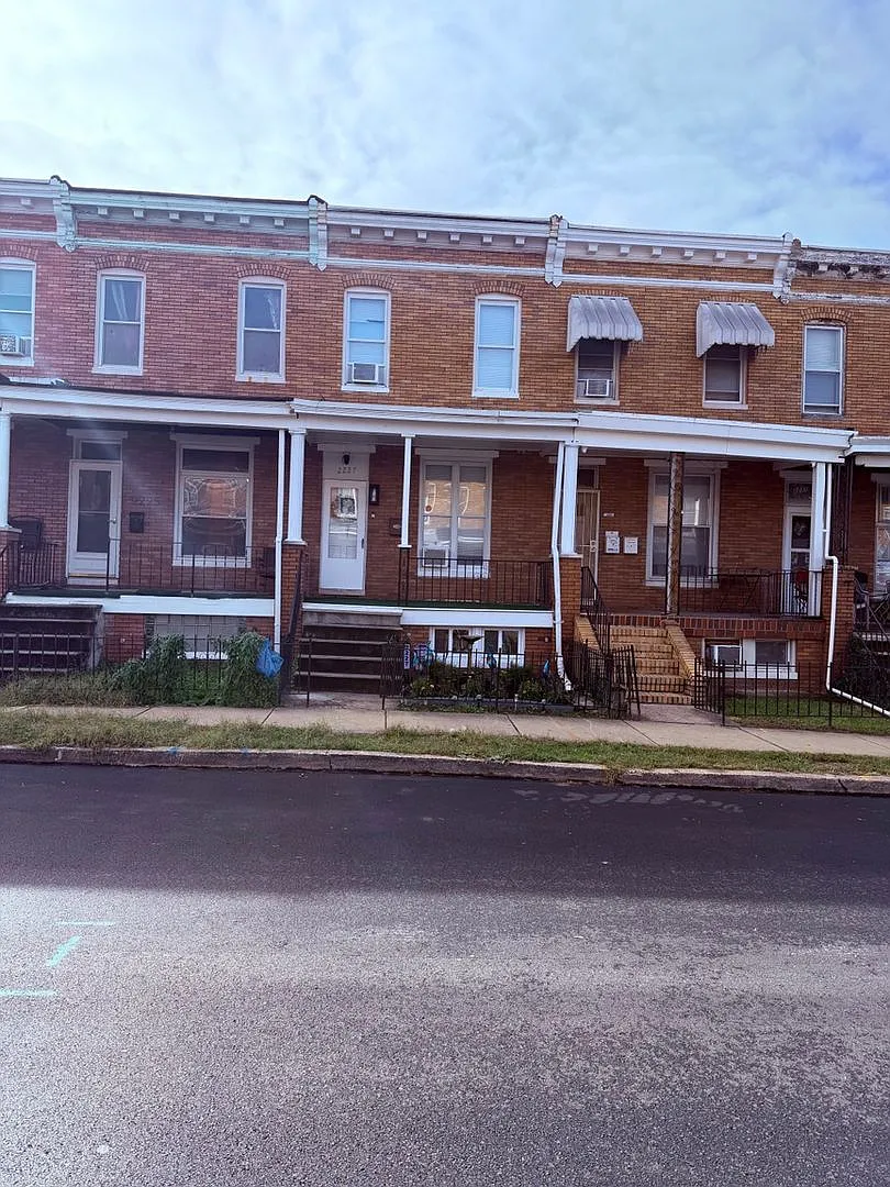 Charming 3BR Townhome in Baltimore — Photo 4