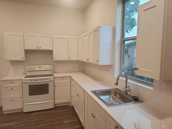 3305 Wendelkin St, Dallas, TX 75215