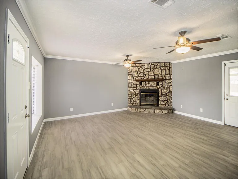 16271 Hamshire Rd — Photo 9
