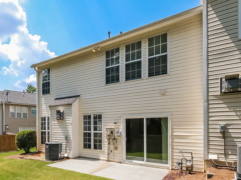 191 Regent Pl — Photo 17