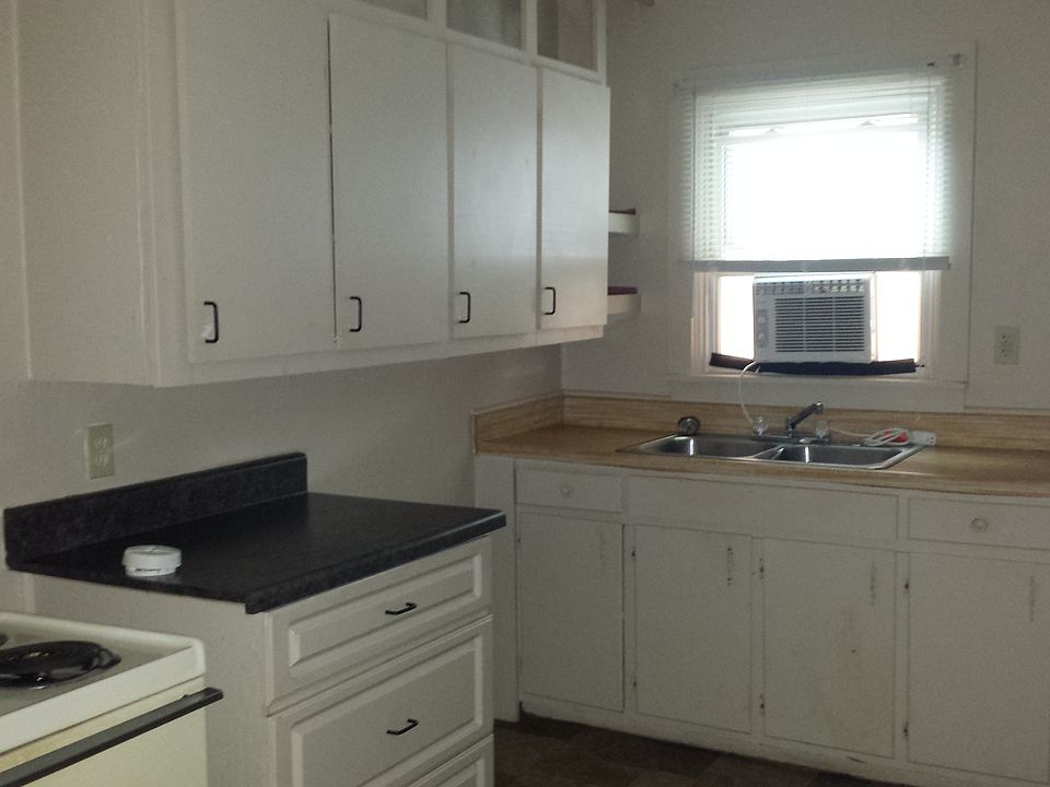 2nd image of 7 E Parker Rd #A