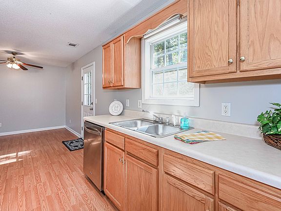 5th image of 1212 Woodwind Dr