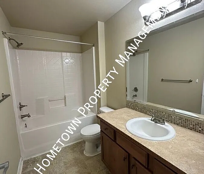 4241 Dudley Dr NE — Photo 22