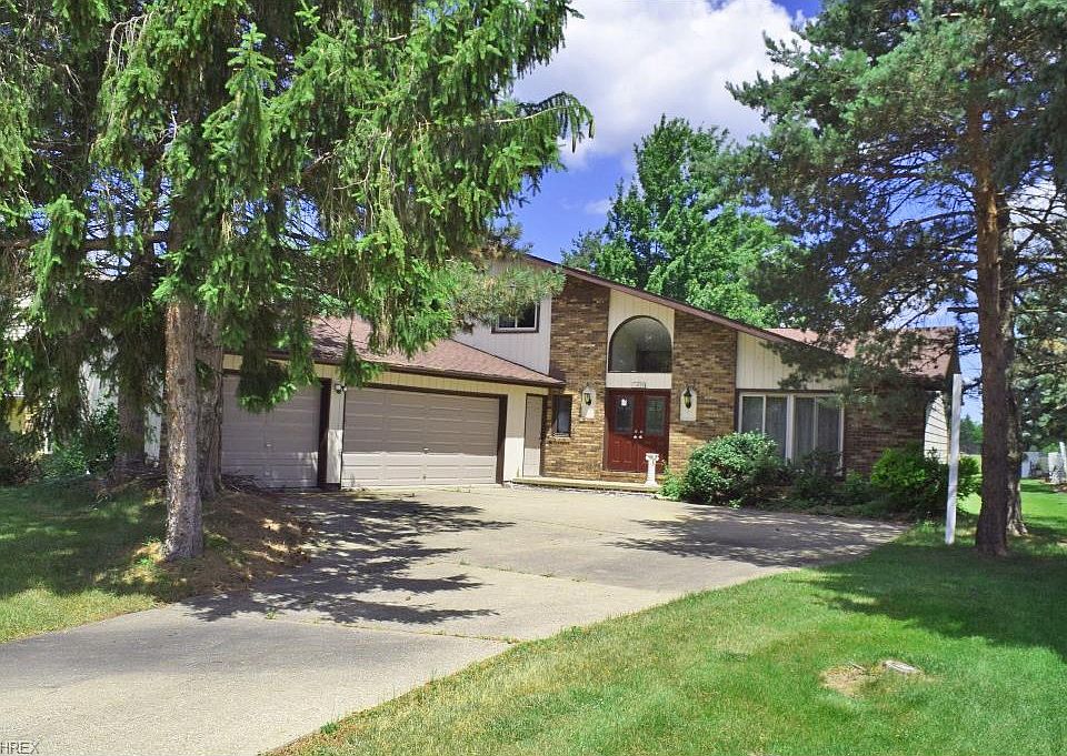 1st image of 15038 Camden Cir