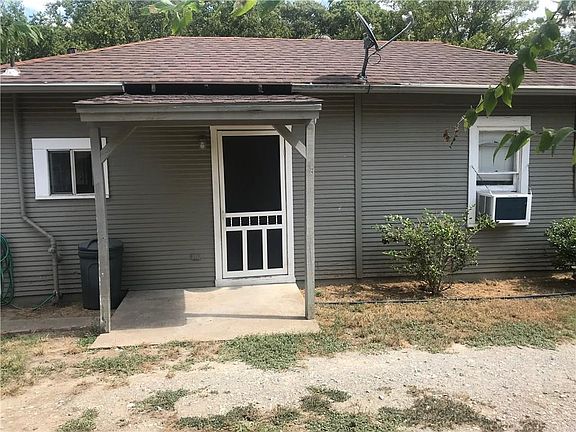 3rd image of 808 Vine St