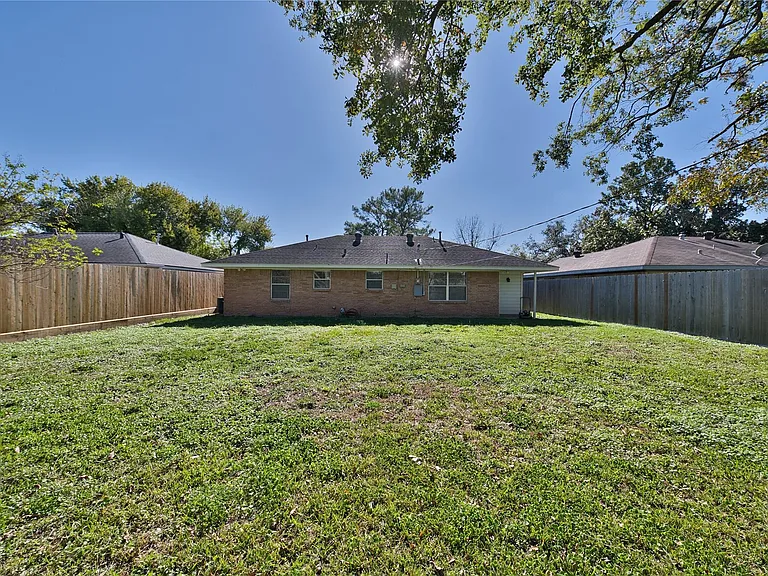 5210 De Lange Ln — Photo 27