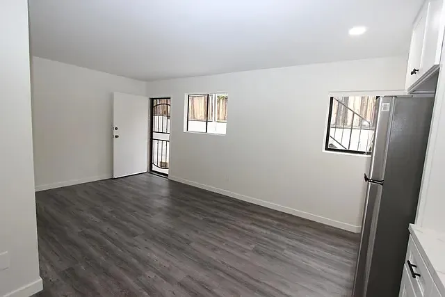 2 bed, 650 sqft, $2,195 — Photo 3
