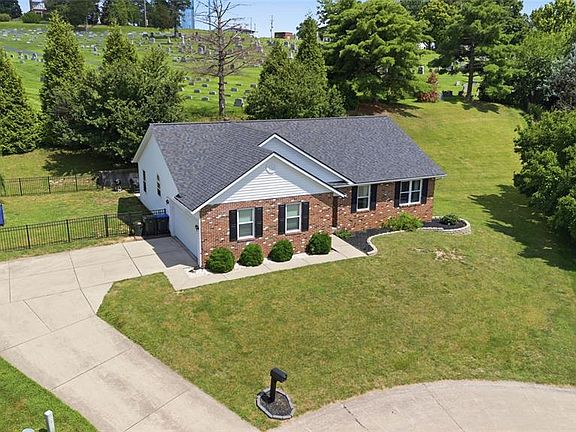 2nd image of 10 Spring Terrace Ct