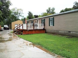 1014 Blakely St, Benton, IL 62812