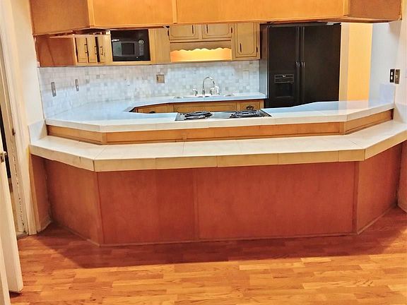 3rd image of 1015 Willow Lake Cir
