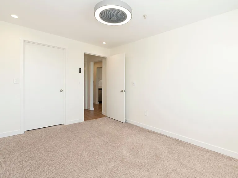 Nordhaven Apartments — Photo 44