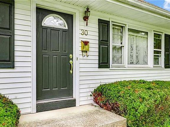 5th image of 30 S Magnolia St
