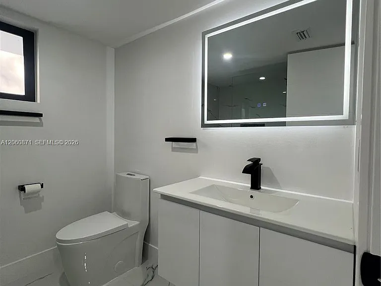 20610 NE 7th Ct — Photo 20
