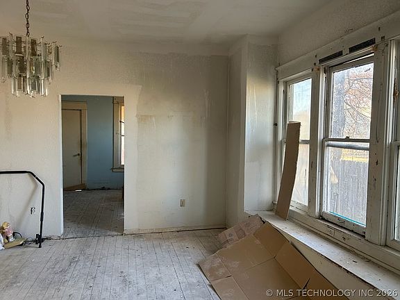 3rd image of 121 N P St