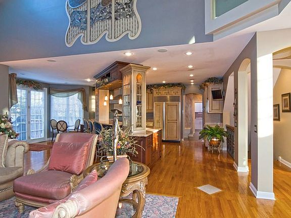 5th image of 6190 Penfield Ln