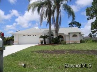 653 Elmont St NW, Palm Bay, FL 32907