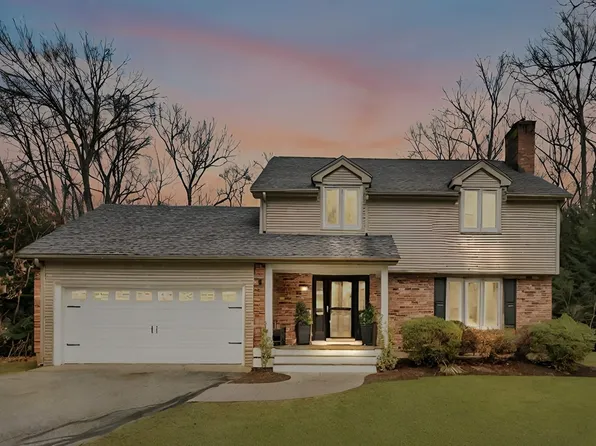 11 Ashton Ln, South Hadley, MA 01075