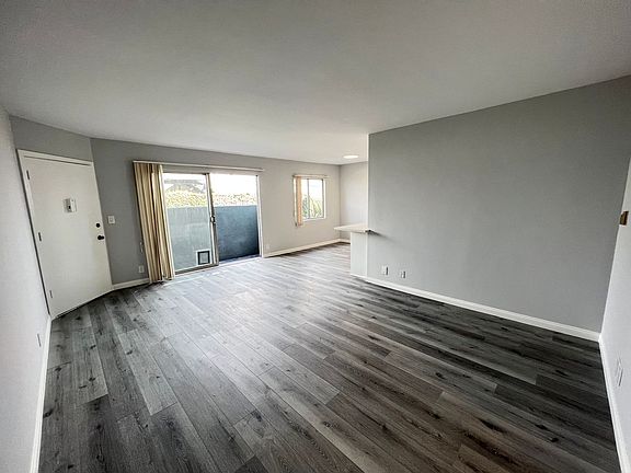 3rd image of 11621 Ohio Ave APT 4
