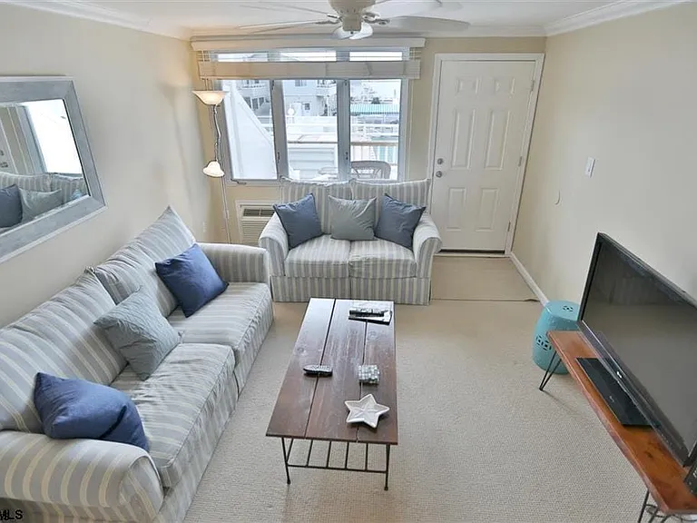9510 Amherst Ave #116 — Photo 12