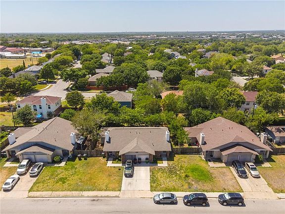 3rd image of 908/910 Hyridge Cir