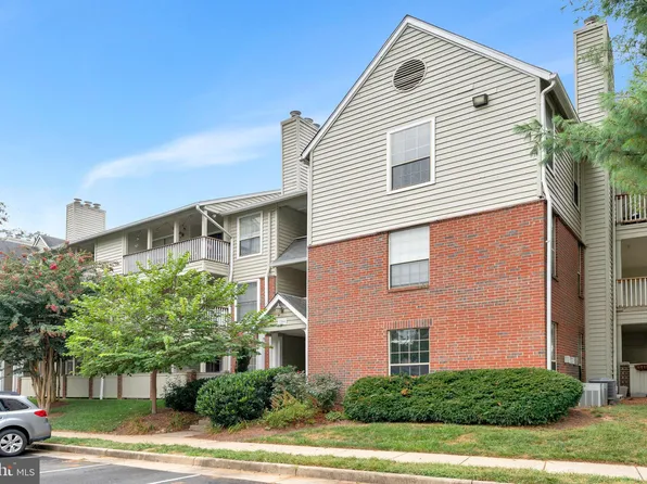 12164 Penderview Ln APT 1627, Fairfax, VA 22033