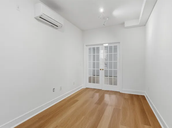 60 Madison Street image 3 of 14