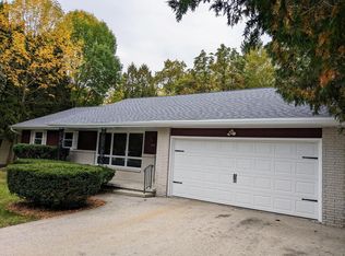 1456 N Rapids Rd, Manitowoc, WI 54220