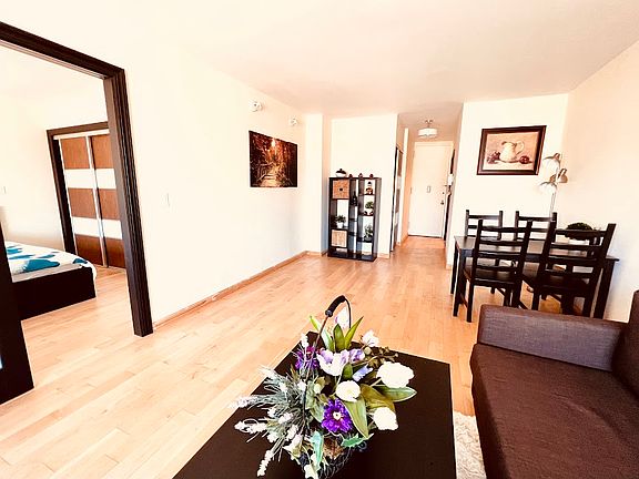 5th image of 20 W 64th St APT 28M