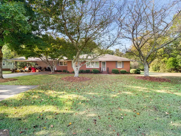 813 W Church St, Sandersville, GA 31082
