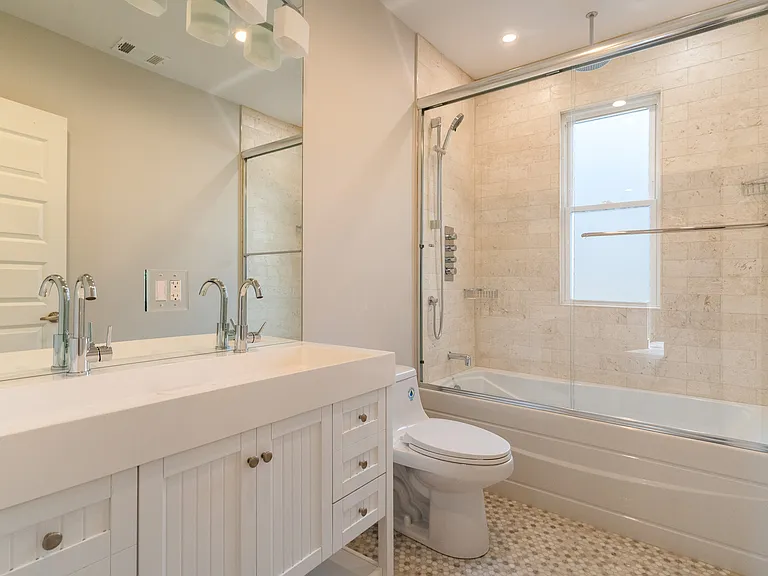 1544 Court Ave #3 — Photo 7