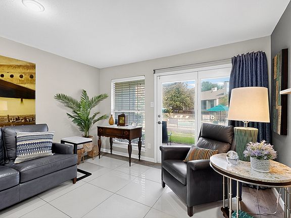 2nd image of 2535 Wedglea Dr #114