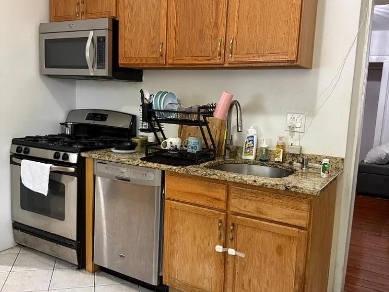 147 Phelps Ave #1 — Photo 7