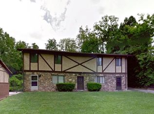 26 Nottingham Ln APT B, Belleville, IL 62223