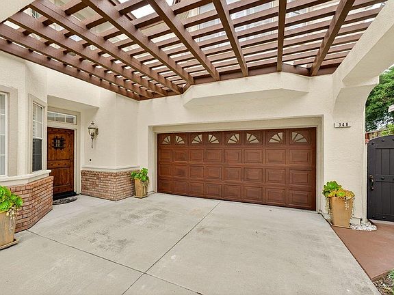 3rd image of 348 Spyglass Way
