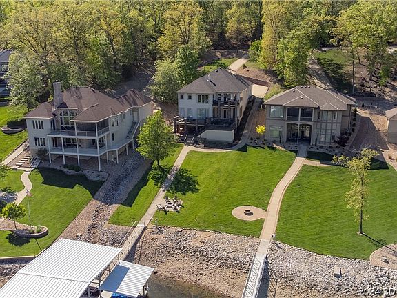 4th image of 384 Oak Dr