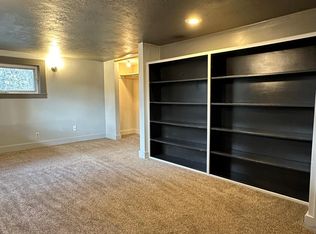 3717 Homestead Rd S, Salem, OR 97302