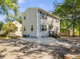 4 White Birch Trl, Denville, NJ 07834