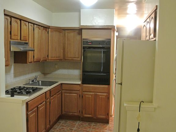 2nd image of 1074 E 105th St APT 1