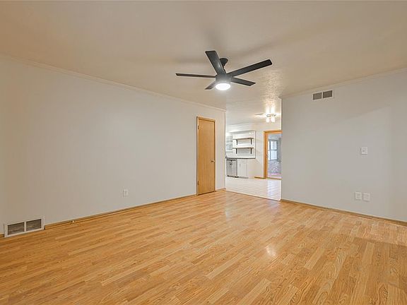 5th image of 1133 W Peebly Dr