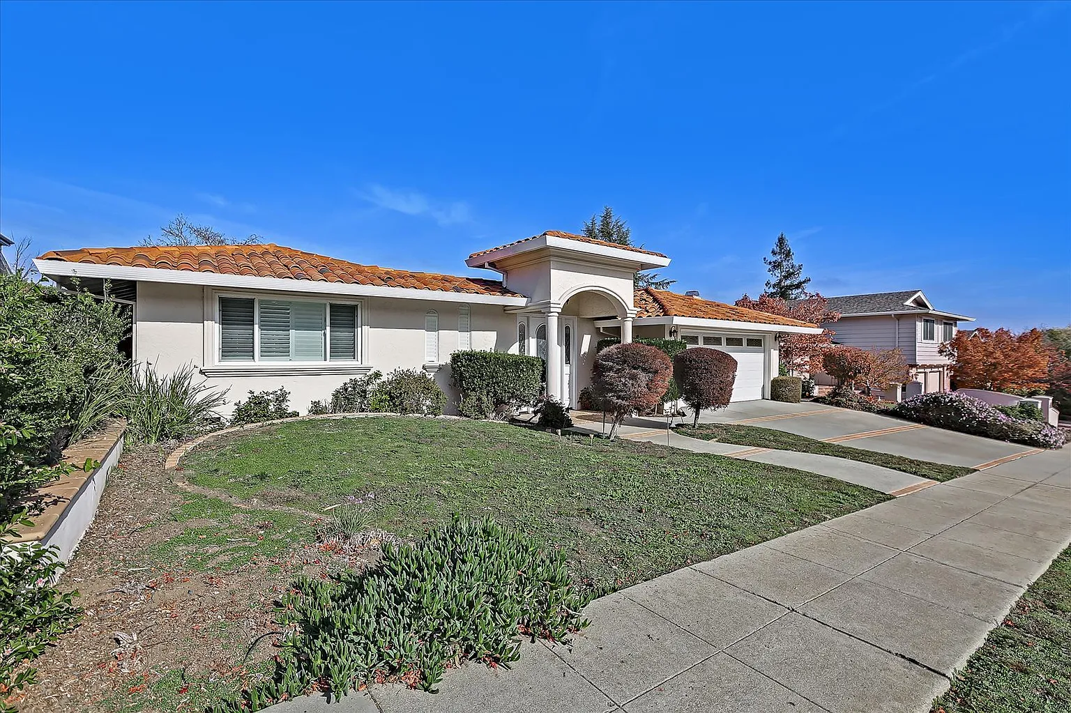 21567 Rainbow Dr photo 1