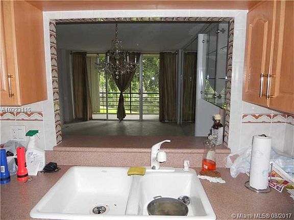 5th image of 104 Royal Park Dr APT 2G